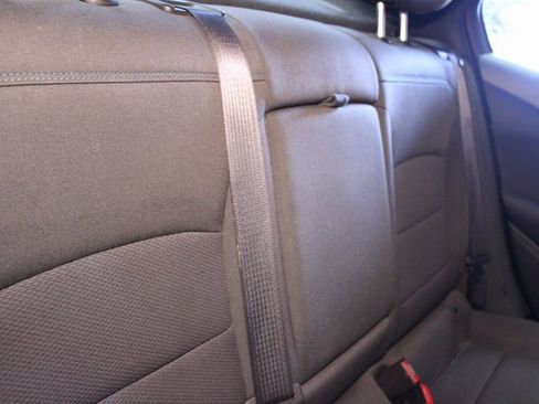 Used 2018 Chevrolet Cruze LT image 14