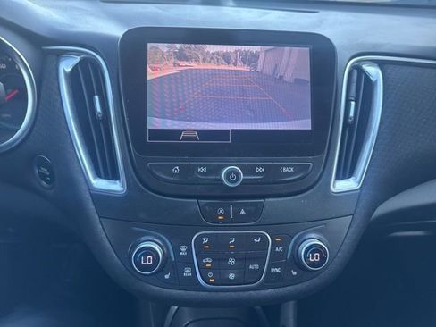 Used 2021 Chevrolet Malibu LT FWD image 21