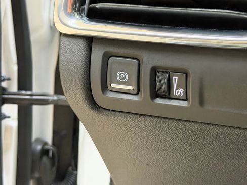 Used 2019 Cadillac XT4 Sport FWD image 19