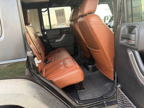 Used 2014 Jeep Wrangler Unlimited Sport w/ Quick Order Package 23S AWD/4WD image 35