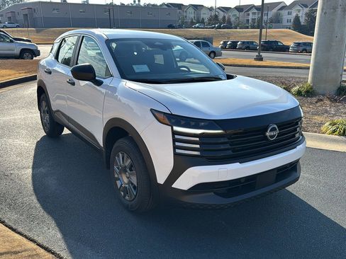 New 2026 Nissan Kicks S image 6