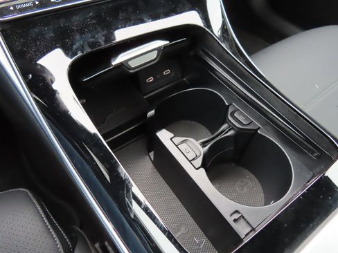 Used 2025 Mercedes-Benz C 300 4MATIC Sedan image 28