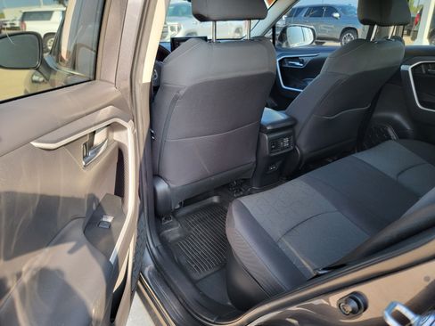 Used 2022 Toyota RAV4 XLE image 13