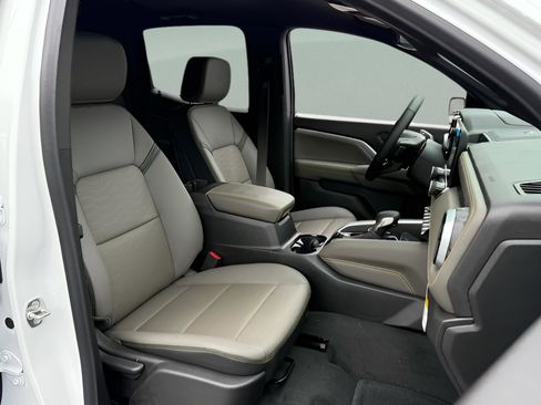 New 2026 Chevrolet Colorado ZR2 w/ Technology Package image 17