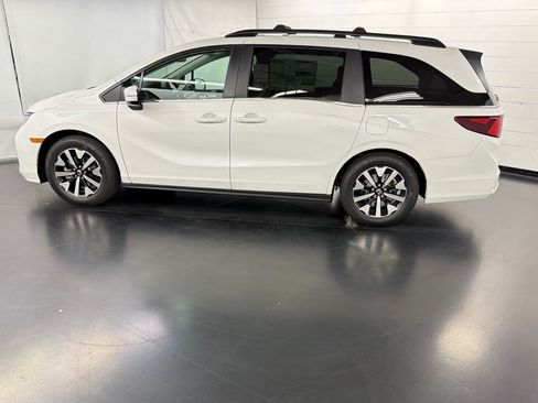 New 2026 Honda Odyssey EX-L image 2
