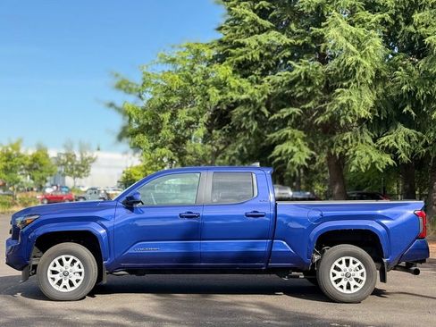 Used 2024 Toyota Tacoma SR5 AWD/4WD image 2