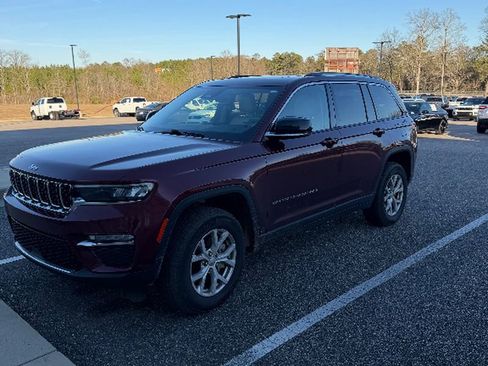 Used 2022 Jeep Grand Cherokee Limited image 2