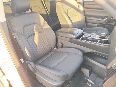 Certified 2022 Nissan Pathfinder SV image 17