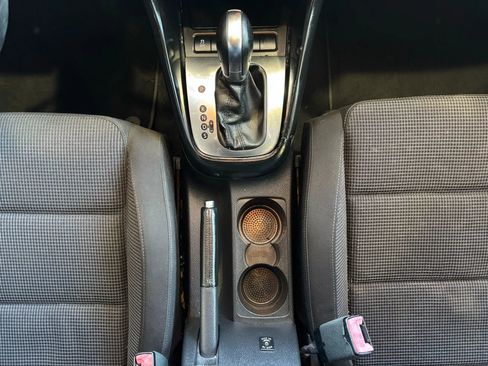 Used 2014 Volkswagen Golf 4-Door image 18