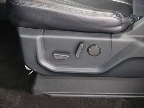 Used 2021 Ford Expedition XLT image 21