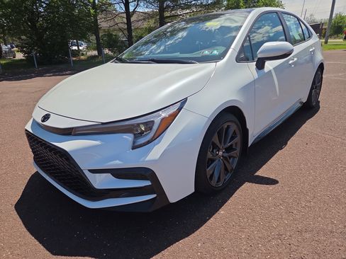 Certified 2025 Toyota Corolla XSE FWD image 7