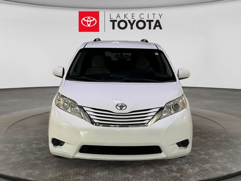 Used 2017 Toyota Sienna LE FWD image 14