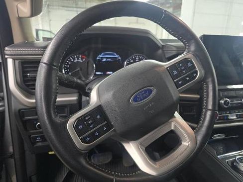 Used 2024 Ford Expedition Max XLT image 18