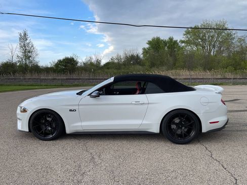 Used 2019 Ford Mustang GT Premium w/ GT Performance Package RWD image 2