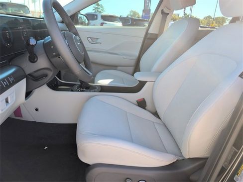 Used 2024 Hyundai Kona SEL image 13