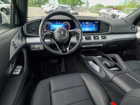 Used 2024 Mercedes-Benz GLS 450 4MATIC image 31