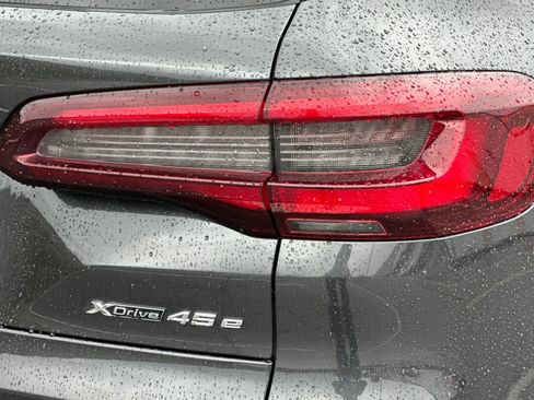 Used 2023 BMW X5 xDrive45e w/ Executive Package image 33