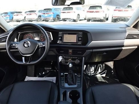 Used 2019 Volkswagen Jetta SE w/ Cold Weather Package image 7