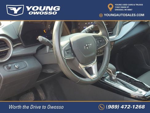 Used 2025 Chevrolet Trax ACTIV w/ Sunroof Package FWD image 10