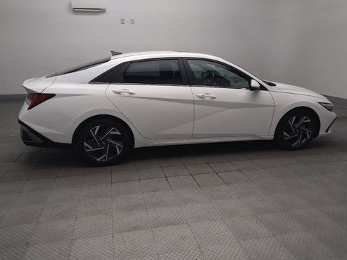 Used 2025 Hyundai Elantra SEL FWD image 10