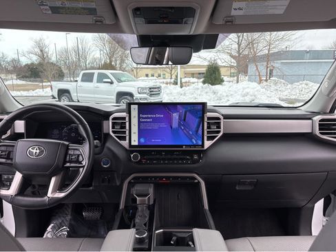 Used 2022 Toyota Tundra Limited image 3