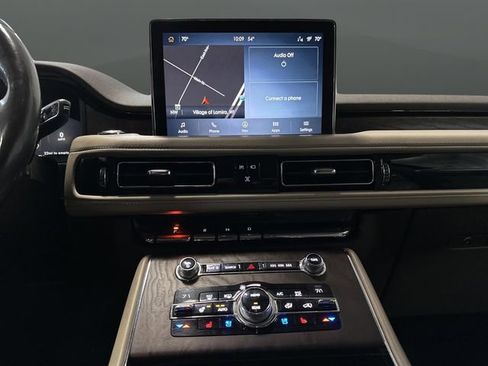 Used 2020 Lincoln Aviator Reserve w/ Equipment Group 202A image 9