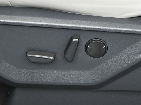 Used 2025 Ford Expedition Max Active image 10