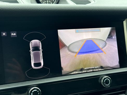 Certified 2023 Porsche Macan image 19