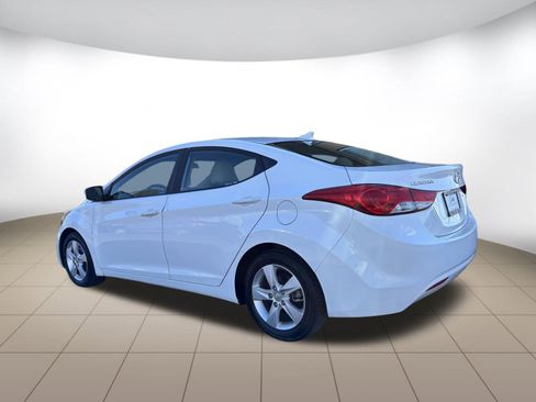 Used 2013 Hyundai Elantra GLS w/ Preferred Pkg FWD image 4
