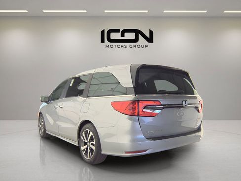 Used 2023 Honda Odyssey Touring image 2