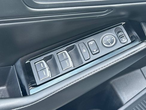 Used 2023 Honda Accord Touring image 14