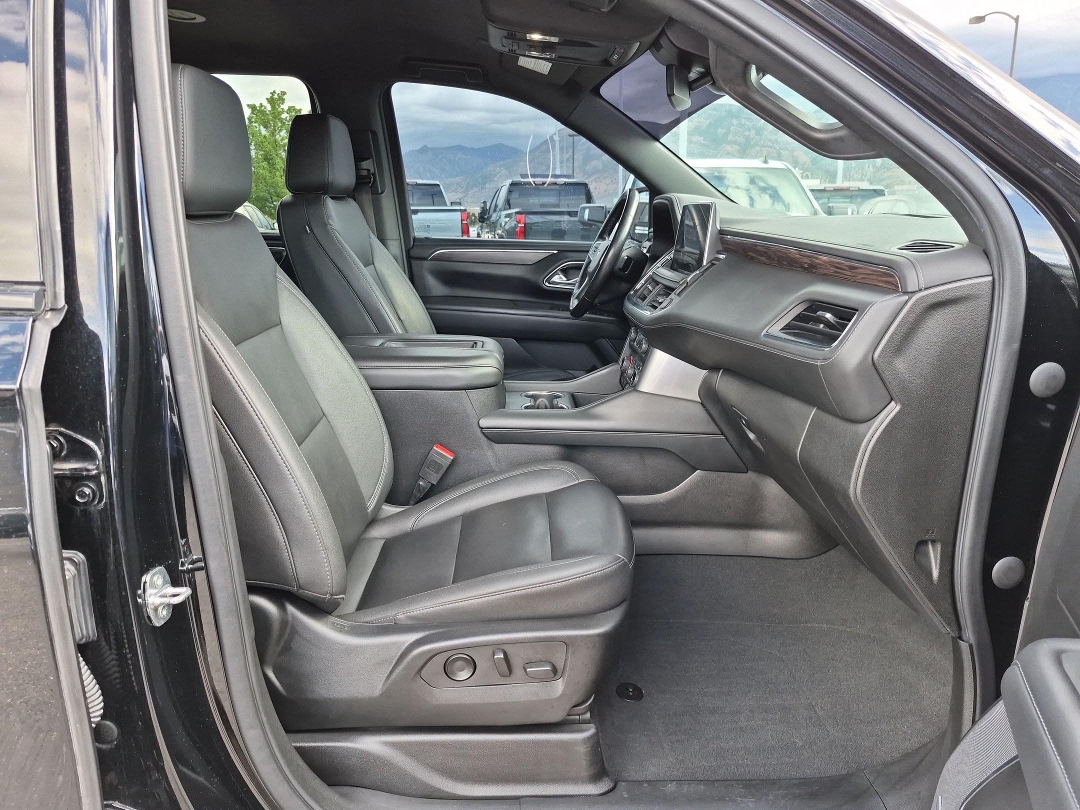 Used 2023 Chevrolet Suburban Z71 AWD/4WD image 31