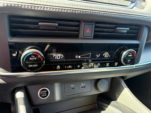 Used 2023 Nissan Rogue SV w/ SV Premium B Package FWD image 19