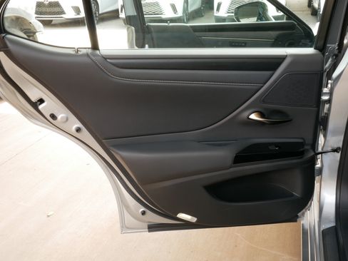 Certified 2025 Lexus ES 350 w/ Premium Package FWD image 24