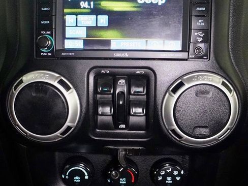 Used 2016 Jeep Wrangler Unlimited Sahara w/ Max Tow Package image 15