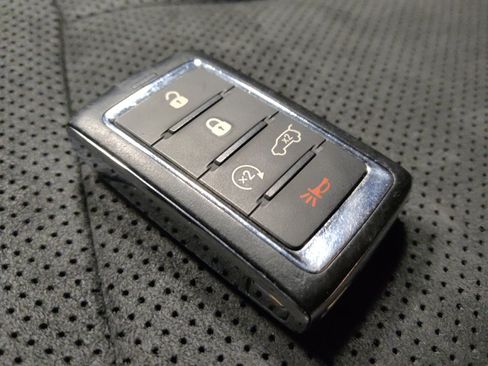 Used 2023 Jeep Grand Cherokee L Laredo RWD image 32