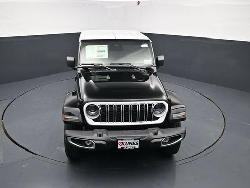 New 2026 Jeep Gladiator Sport AWD/4WD image 37