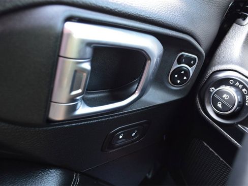 Certified 2020 Jeep Gladiator Rubicon w/ LED Lighting Group image 28