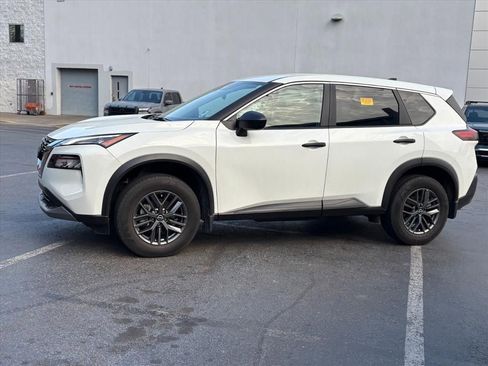 Used 2023 Nissan Rogue S image 4
