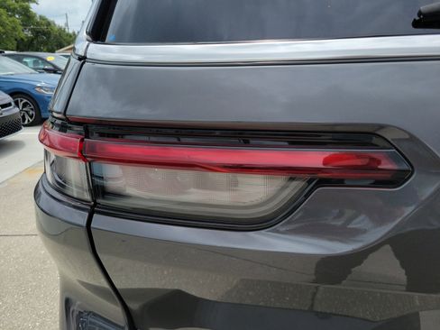 Used 2021 Jeep Grand Cherokee L Overland w/ Luxury Tech Group IV RWD image 10