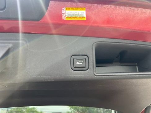 Used 2023 GMC Terrain SLE w/ Driver Convenience Package FWD image 16