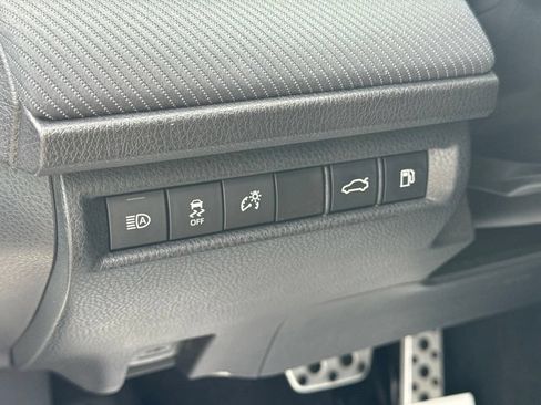 Used 2025 Toyota Camry SE FWD image 38