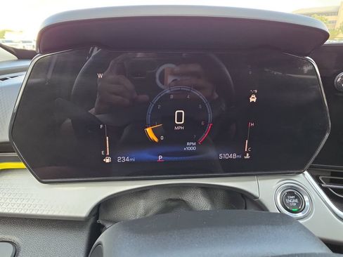 Used 2024 Chevrolet Trax LT w/ Driver Confidence Package FWD image 19