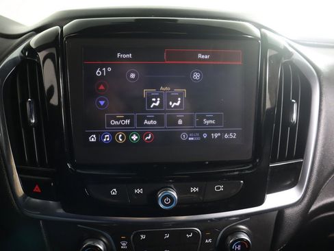 Used 2023 Chevrolet Traverse LT image 48