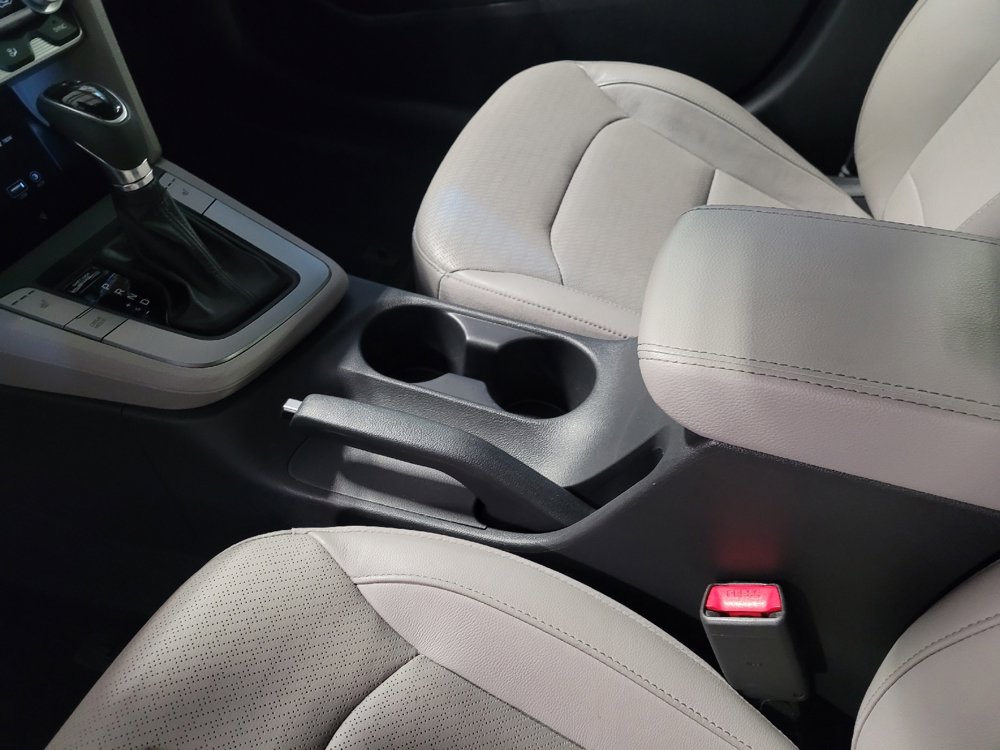 Used 2020 Hyundai Elantra Limited FWD image 26