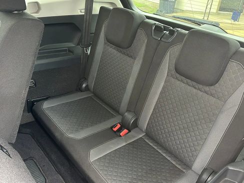 Used 2021 Volkswagen Tiguan S FWD image 13