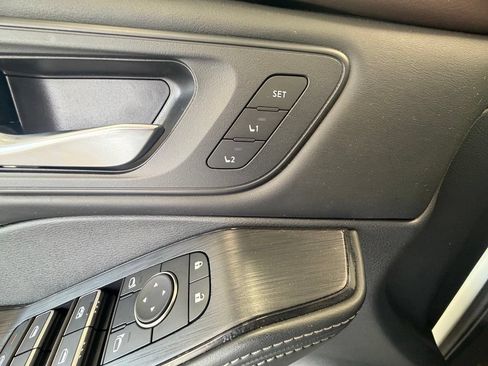 Used 2023 Nissan Rogue SL AWD/4WD image 22