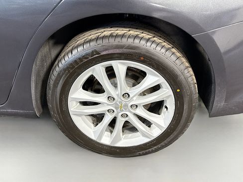 Used 2018 Chevrolet Malibu LT image 37