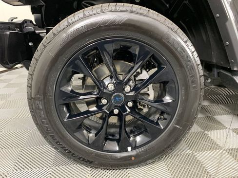 Used 2025 Jeep Wrangler Unlimited Sahara AWD/4WD image 11