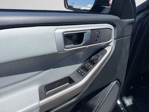 Used 2023 Ford Explorer XLT w/ Equipment Group 202A AWD/4WD image 2